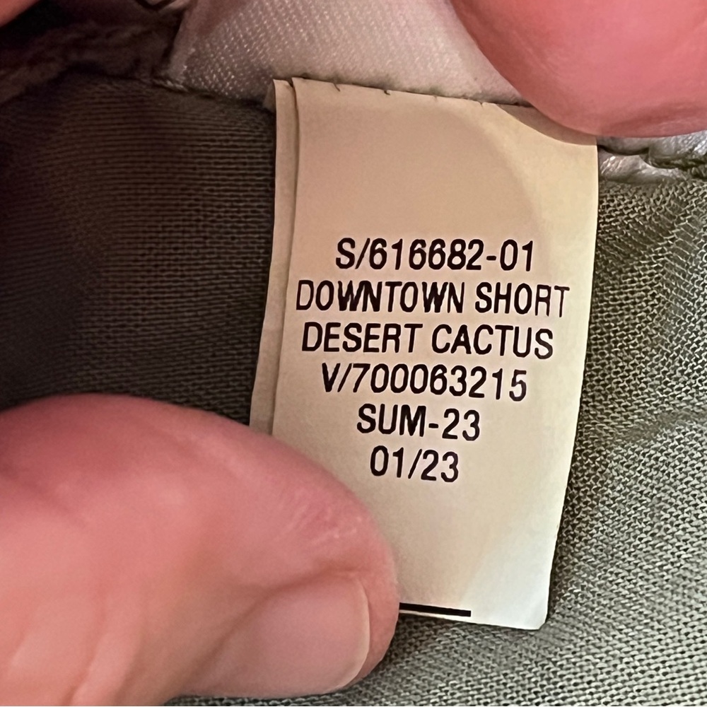 GAP 7" Inseam Downtown Khaki Bermuda Style Short Desert Cactus Green Sz 8 - Picture 11 of 11
